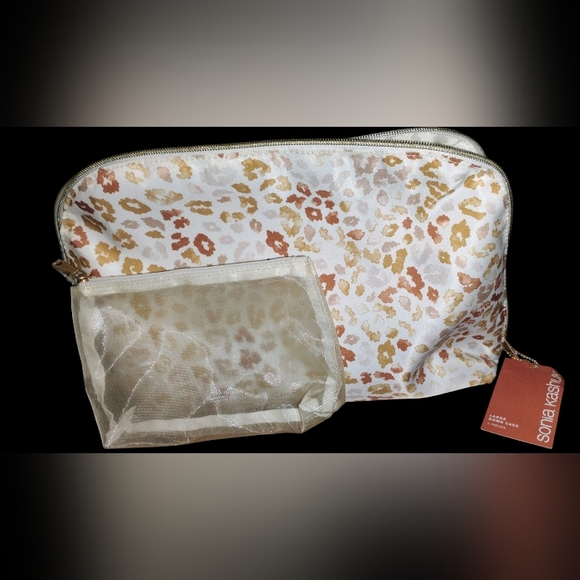 Cosmetic and Skincare Bundle including Bag - Picture 2 of 10